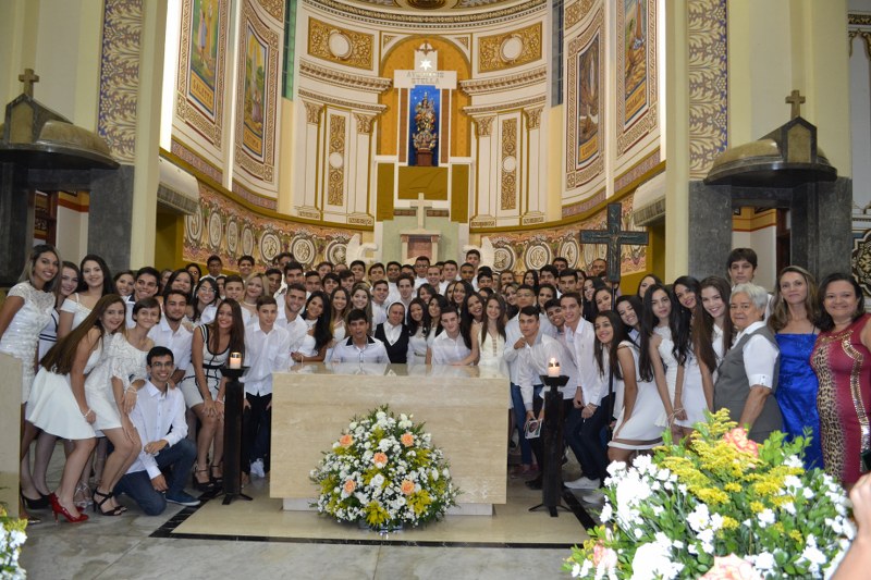 CELEBRAÇÃO EM AÇÃO DE GRAÇAS - ENSINO MÉDIO